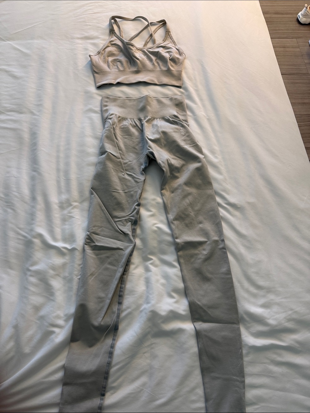 High-Waist Seamless Leggings in Light Gray